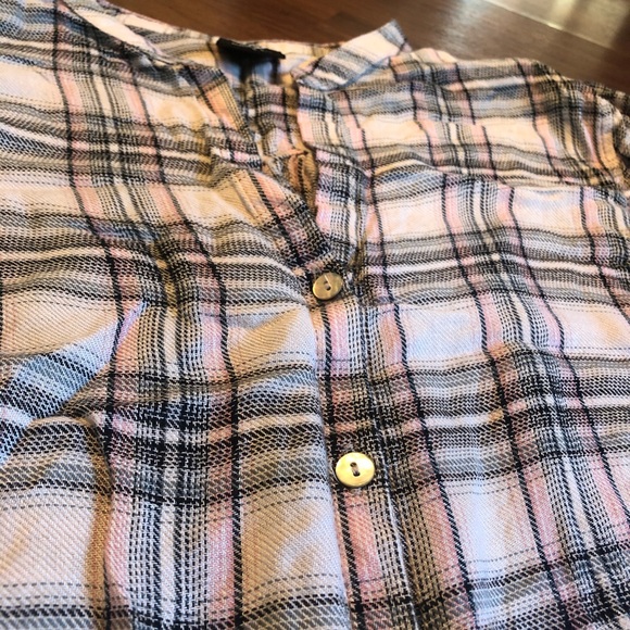 Bobeau quarter length LS w/buttons. Size small. - Picture 3 of 8